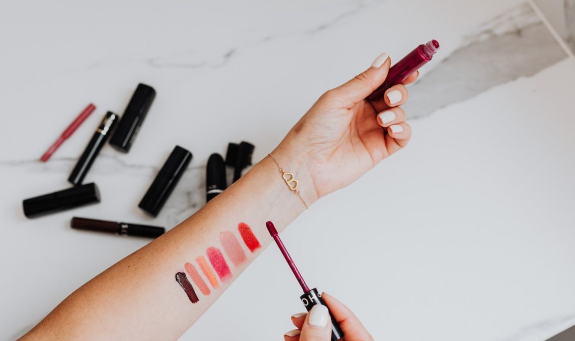 How to Start a Lipgloss Business in the UK
